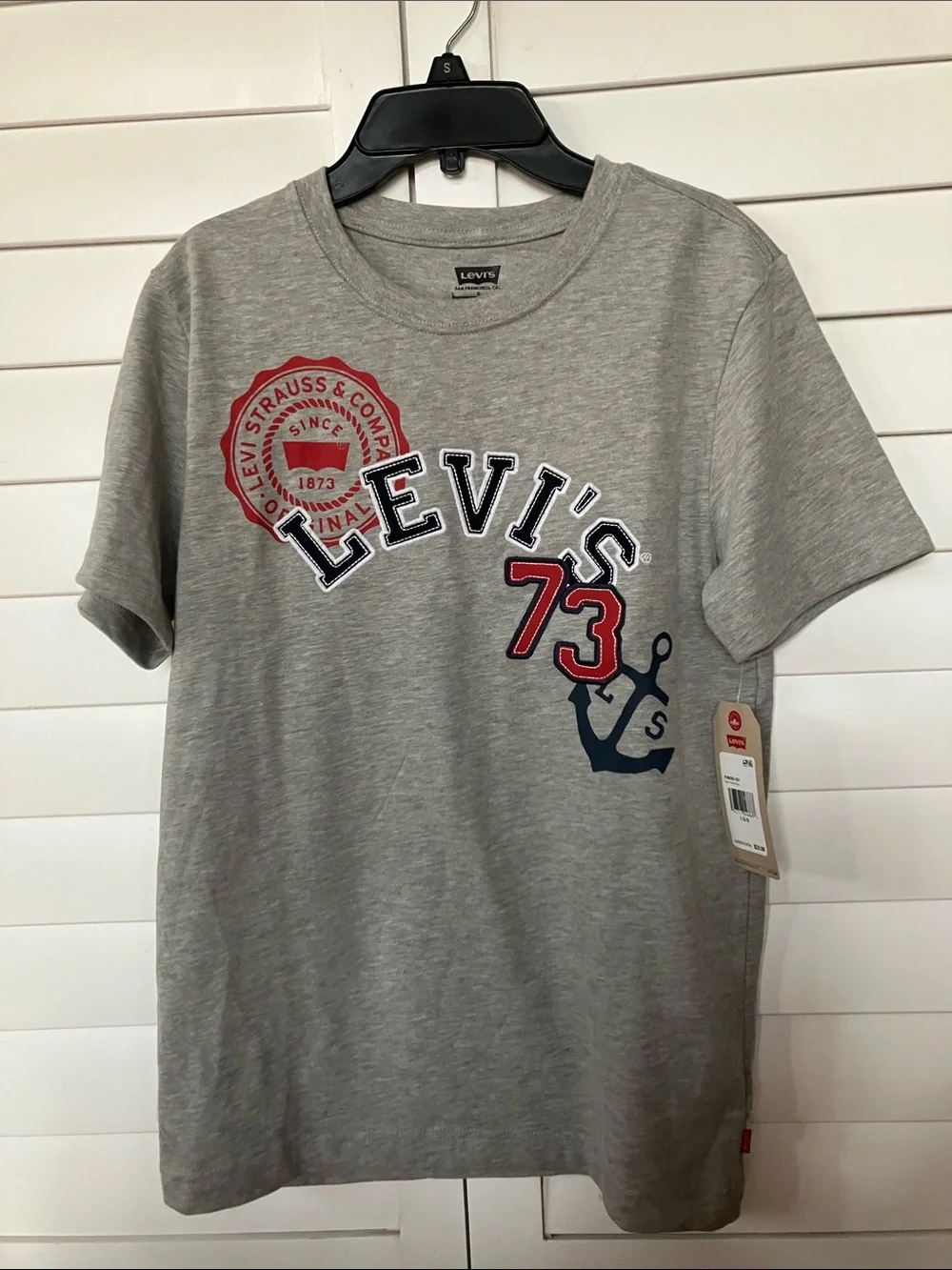 Levi's Gray Short Sleeve Graphic Tee with Red Navy Accents